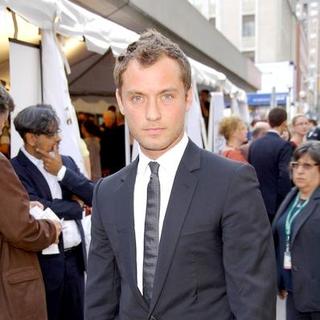 Jude Law in The 32nd Annual Toronto International Film Festival - 'Sleuth' Movie Premiere