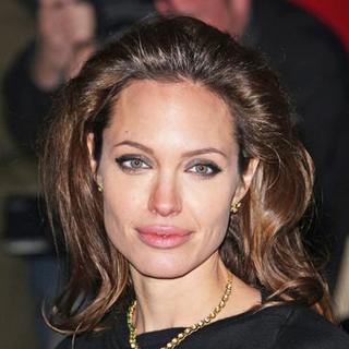 Angelina Jolie in "Beowolf" London Premiere - Arrivals