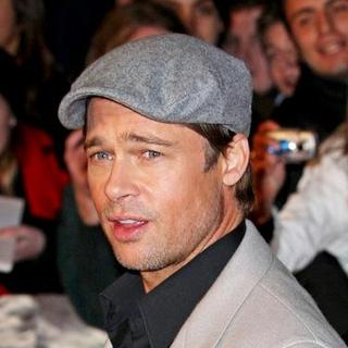Brad Pitt in "Beowolf" London Premiere - Arrivals