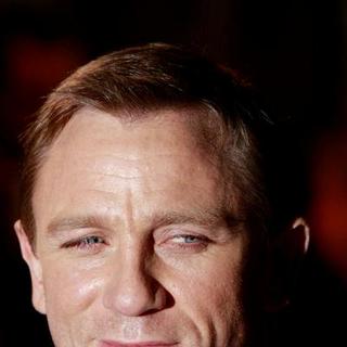 Daniel Craig in "The Golden Compass" World Premiere - Inside Arrivals