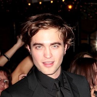 Robert Pattinson in "Twilight" Los Angeles Premiere - Arrivals