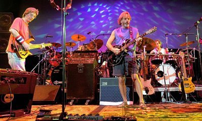 Grateful Dead to Reunite for Farewell Concerts in Chicago
