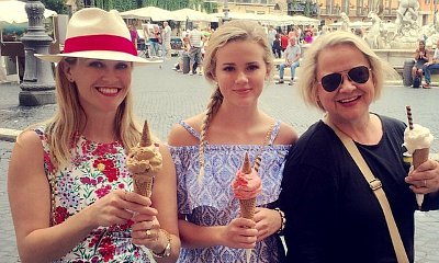 Reese Witherspoon Enjoys Italian Vacation with Daughter Ava and Mom Betty