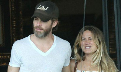 Chris Pine Is NOT Cheating on Vail Bloom