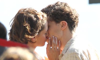 Kristen Stewart and Jesse Eisenberg Kiss in Woody Allen's Movie Set Photos