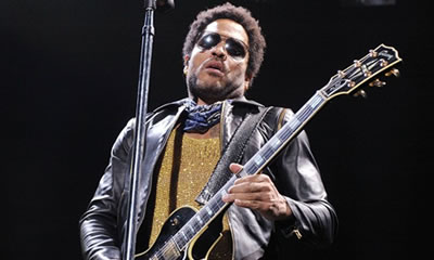 Lenny Kravitz Splits His Pants, Exposes His Penis on Stage in Sweden