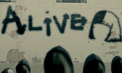 Sia Premieres 'Alive' Lyric Video Filled With Graffiti and Wigs