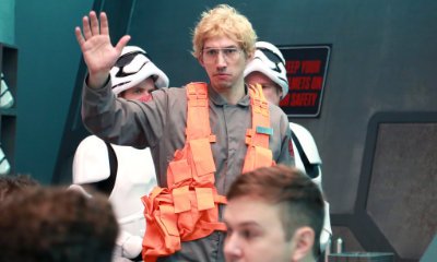 Adam Driver Goes 'Undercover Boss' to Spoof 'Star Wars' on 'SNL'