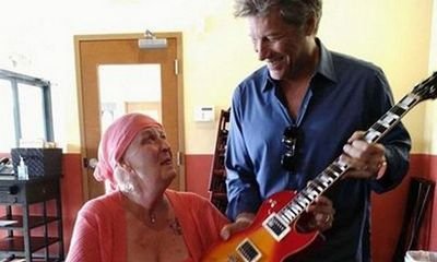Jon Bon Jovi Meets Cancer Patient, Gives Her Guitar, Plays His New Songs