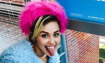 Miley Cyrus and Katy Perry Go Door to Door for Hillary Clinton at College Dorms