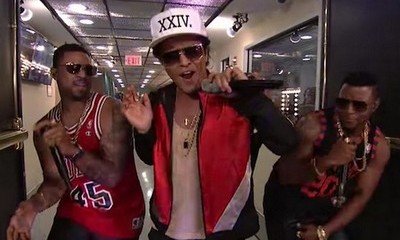 Watch: Bruno Mars Debuts Brand New Song 'Chunky' on 'SNL'