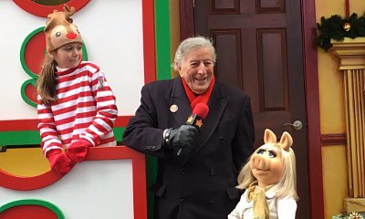 Miss Piggy Saves Tony Bennett's Life at Macy's Thanksgiving Day Parade