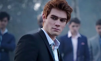 'Riverdale' Extended Trailer Uncovers Secrets Hookups and Lies in the 'Perfect Town'