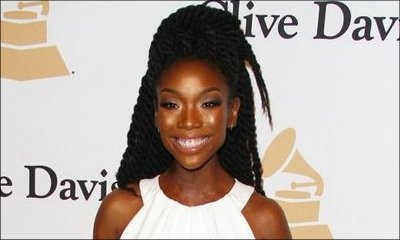 Brandy Rushed to Hospital After Fainting on Plane
