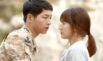 Song Joong Ki and Song Hye Kyo Are Asked to Tie the Knot at 'DotS' Theme Park