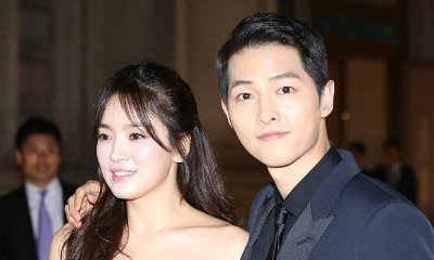 Song Joong Ki and Song Hye Kyo Caught on a Date in Paris