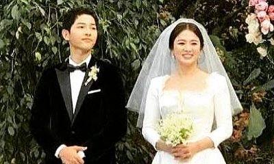 Song Joong Ki And Song Hye Kyo Kiss At Star Studded Wedding The Groom Sheds Tears