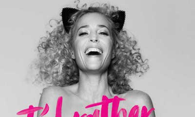 Gillian Anderson Poses Naked in New PETA Ad