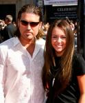 Miley Cyrus and Dad Set to Host 2008 CMT Awards