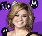 Kelly Clarkson Moves With Different Sound in 4th Album
