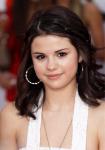 Selena Gomez Snapped Hugging Rumored Boyfriend Taylor Lautner