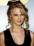 Taylor Swift Says She Chooses to Stay Single