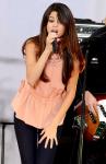 Pictures and Video: Selena Gomez Debuts New Song on 'GMA'