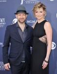 Video: Sugarland Pay Tribute to Victims of Indiana State Fair Stage Collapse