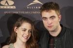 Robert Pattinson and Kristen Stewart Dubbed Hollywood's Highest-Grossing Romantic Couple