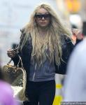 Amanda Bynes Plans to Sue Tabloids, Confirms Engagement in New Twitter Rant