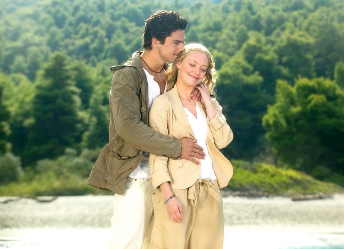 Amanda Seyfried Anxious About Possible Reunion With Ex Dominic Cooper in 'Mamma Mia!' Sequel