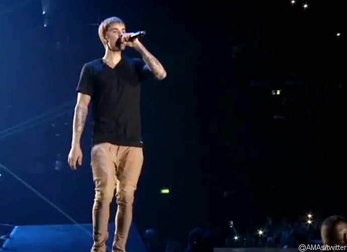 AMAs 2016: Justin Bieber Performs From Zurich Concert