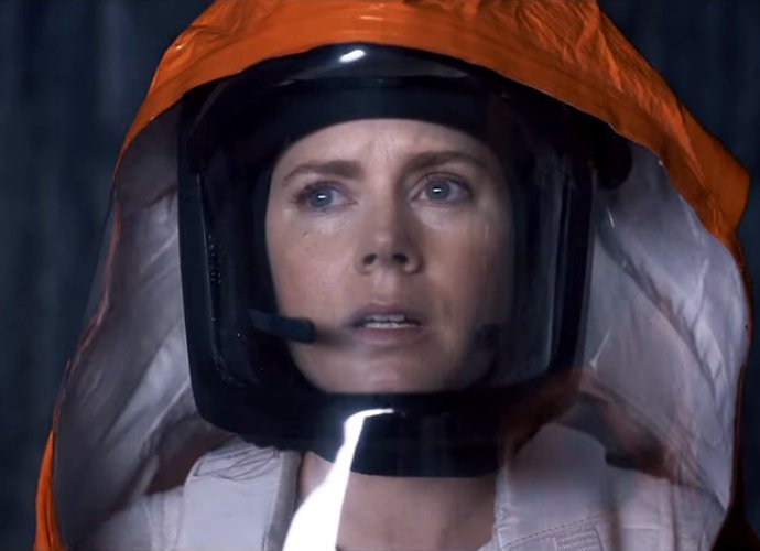 Amy Adams Attempts to Make Contact With Alien in 'Arrival' Teaser Trailer