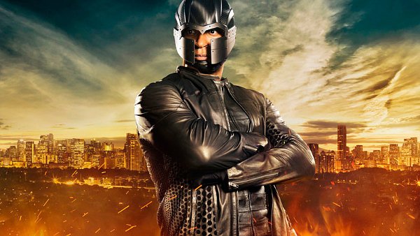 'Arrow' Debuts First Look at Diggle's New Costume for Season 4