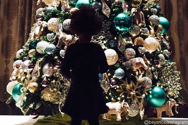 Beyonce Shares Photo of Blue Ivy in Front of Giant Christmas Tree