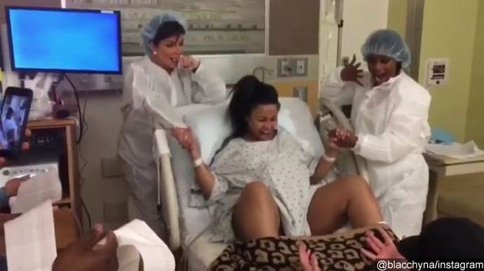 Blac Chyna and Rob Kardashian Do Mannequin Challenge in Delivery Room, Debut Pic of Baby Dream