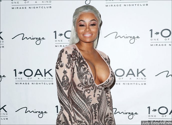 Blac Chyna Caught Cozying Up to Another Man in L.A. - Does Rob Kardashian Know?