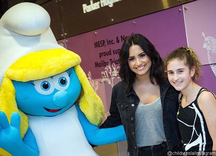 Demi Lovato Surprises Patients at L.A. Children's Hospital With 'Smurfs: The Lost Village'