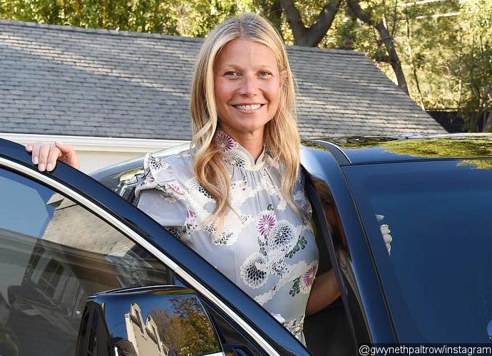 Gwyneth Paltrow Debuts Huge Engagement Ring at Producers Guild Awards