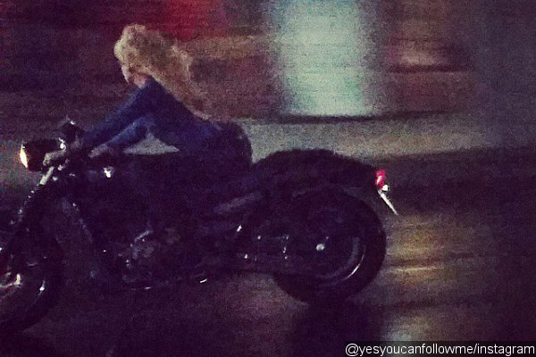 Videos: Harley Quinn Chases Down the Joker on 'Suicide Squad' Set