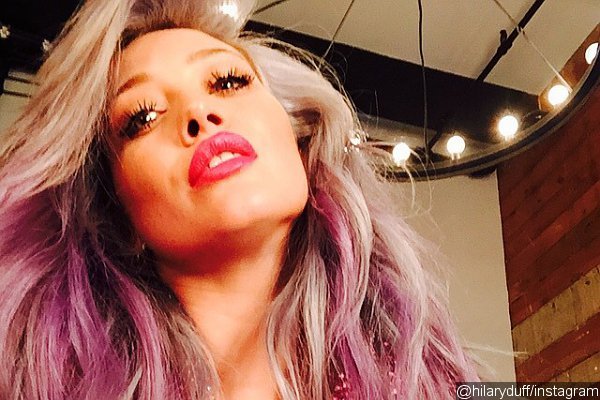 Hilary Duff Dyes Her Hair Pink