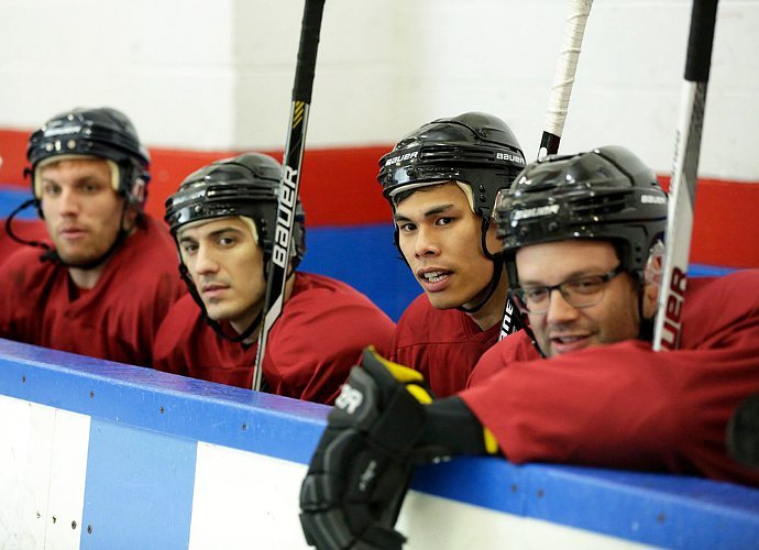 Hockey Comedy 'Benders' Canceled After 1 Season