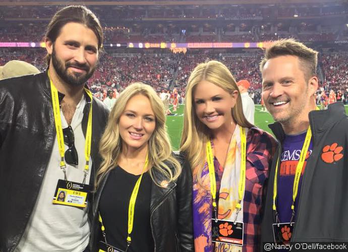 Jewel Is Dating Colts QB Charlie Whitehurst. See Their Pics Together