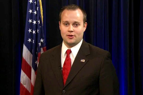 Josh Duggar Apologizes for Child Molestations, Resigns From Family Research Council