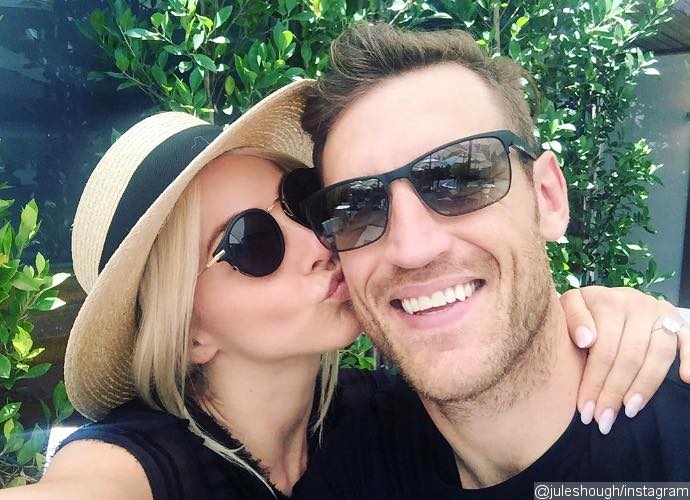 Julianne Hough and Brooks Laich Arrive at Their Wedding on a Boat