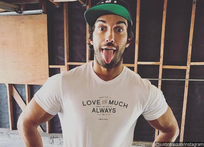 Justin Baldoni Reveals a Hollywood Producer Sexually Harassed Him in Hot Tub