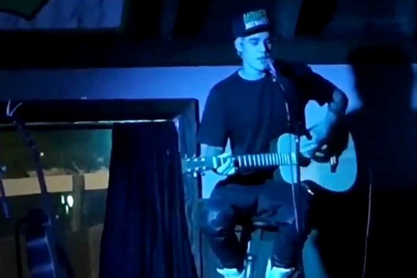 Video: Justin Bieber Gives Impromptu Concert in Los Angeles