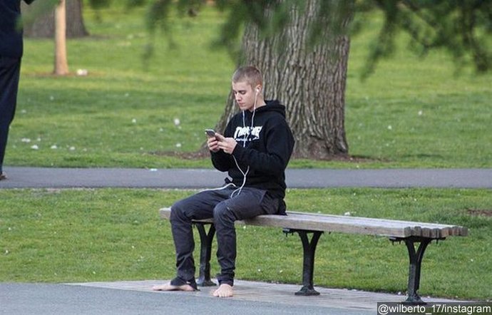 Justin Bieber Launches Instagram Rant After Getting Photographed Walking Around Boston Barefoot