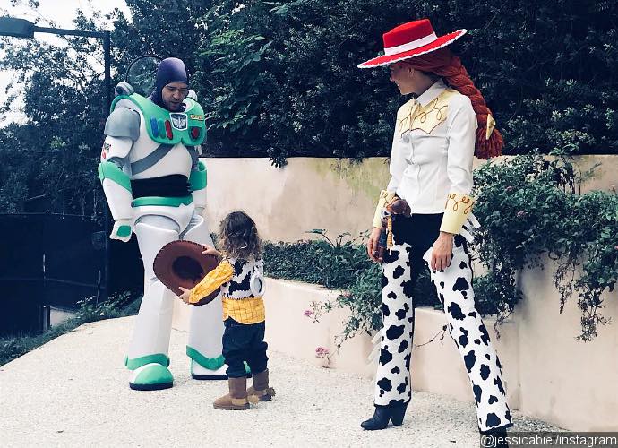 Justin Timberlake and Jessica Biel Dress Up as 'Toy Story' Characters for Halloween