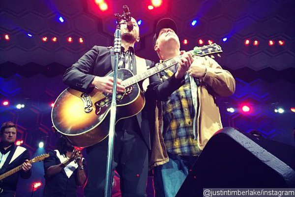 Video: Justin Timberlake Brings Out Garth Brooks Onstage at Nashville Show